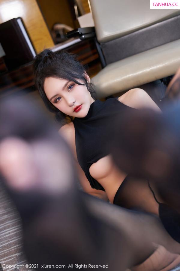SOLO-尹菲  [XiuRen]高清写真图 2021.09.22 No.3976 Emily尹菲第72张图片